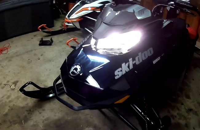 Kit LED pour motoneiges YAMAHA, 20 000 lumens/paire, 6500K, 110W/paire